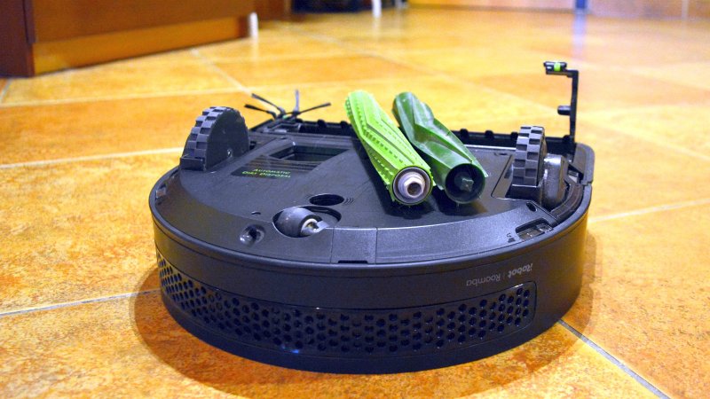 iRobot Roomba S9+ vyberateľné kefy