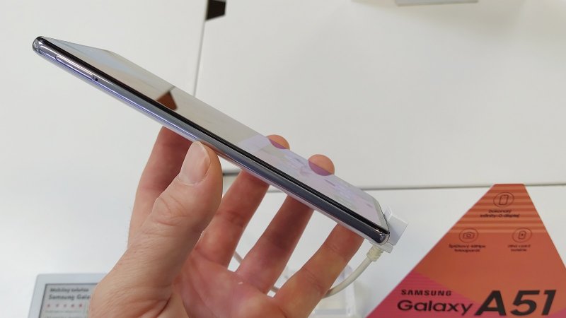 Samsung Galaxy A51 naživo