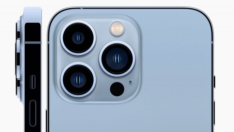 Apple iPhone 13 Pro / Pro Max press image