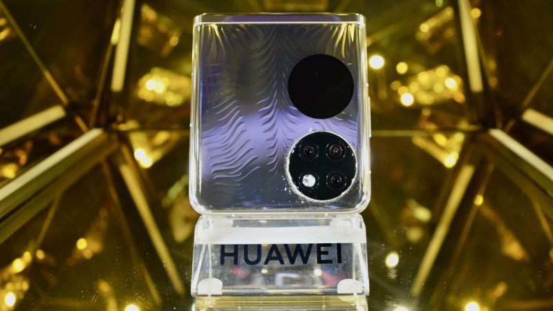 Huawei P50 Pocket naživo