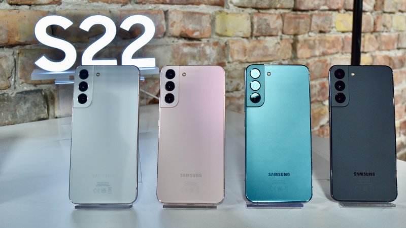 Samsung Galaxy S22+ naživo