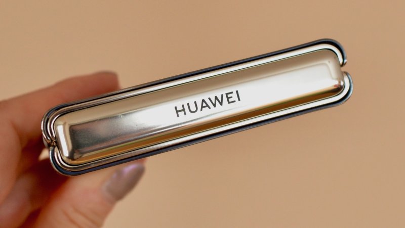 Huawei P50 Pocket  recenzia
