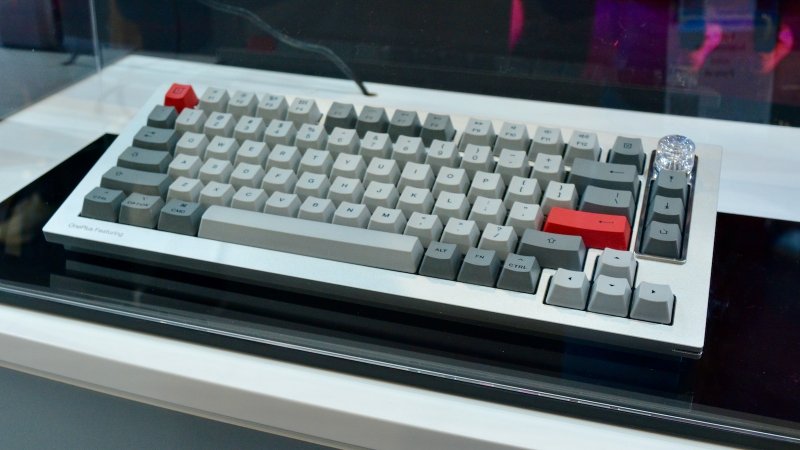 OnePlus klávesnica naživo