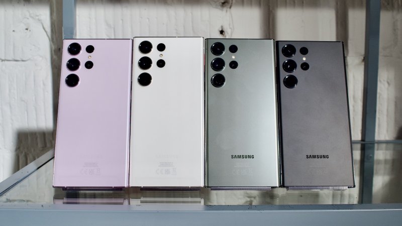 Samsung Galaxy S23 Ultra naživo