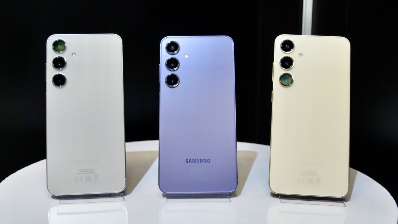 Samsung Galaxy S24 naživo