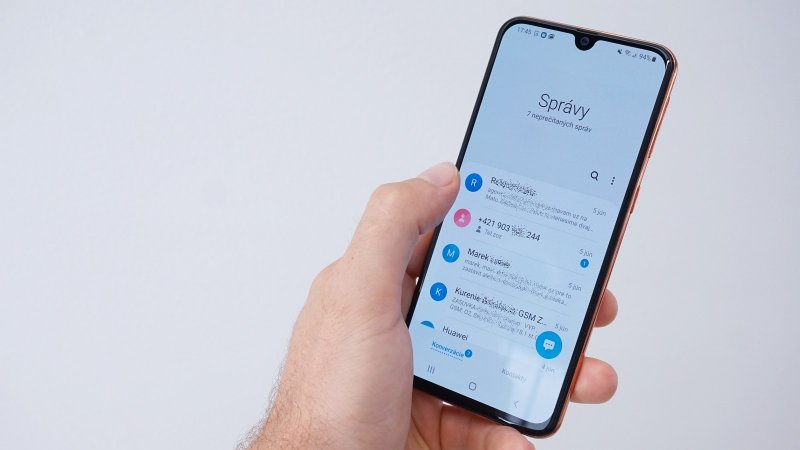 Samsung Galaxy A40 SMS konverzácie